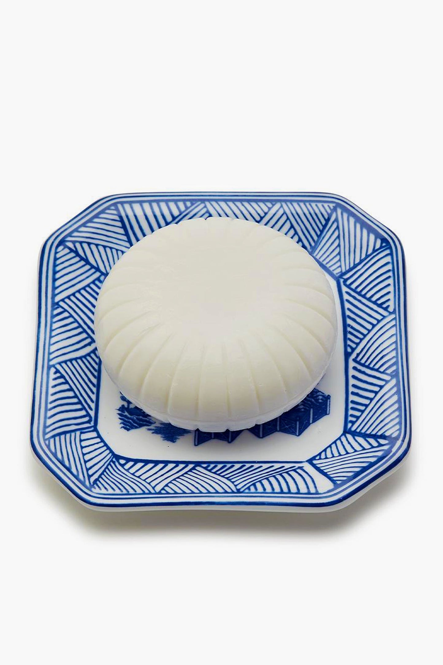 Blue Willow Sandalwood Soap w/Porcelain Dish