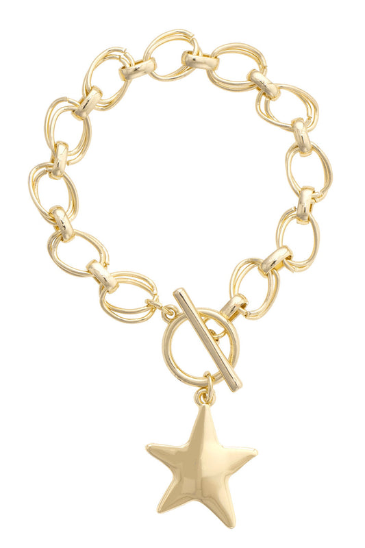 Elise Hammered Star Toggle Bracelet in Shiny Gold