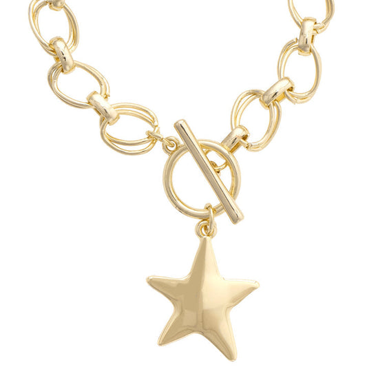 Elise Hammered Star Toggle Bracelet in Shiny Gold