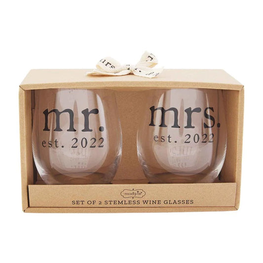 Mr. and Mrs. Wine Glass Set