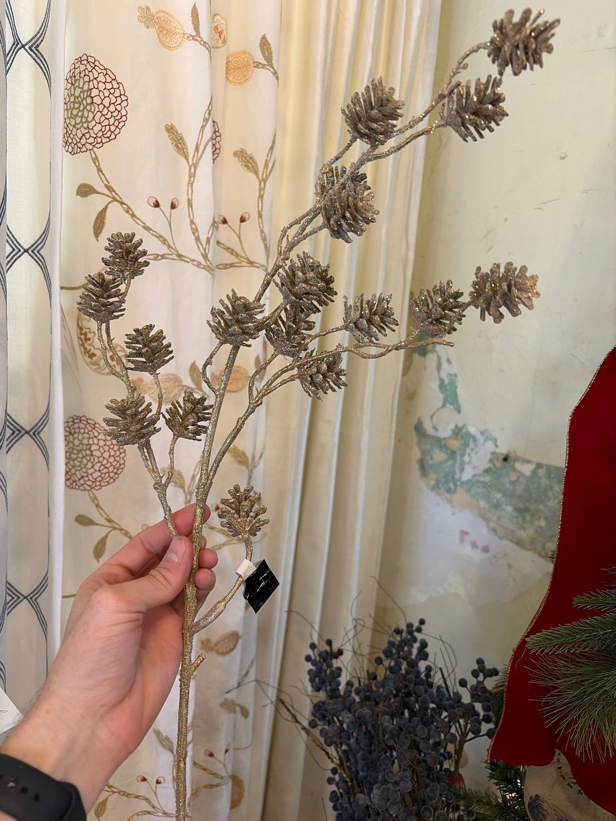 Gold Glitter Pinecone Spray
