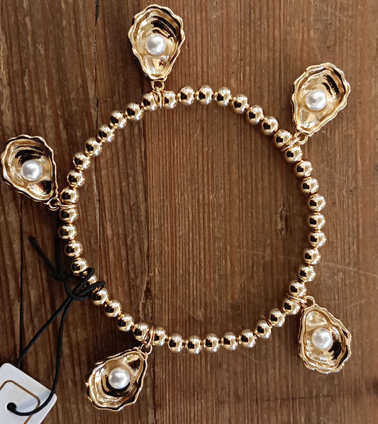 Oyster and Pearl Stretch Bracelet in Shiny Gold